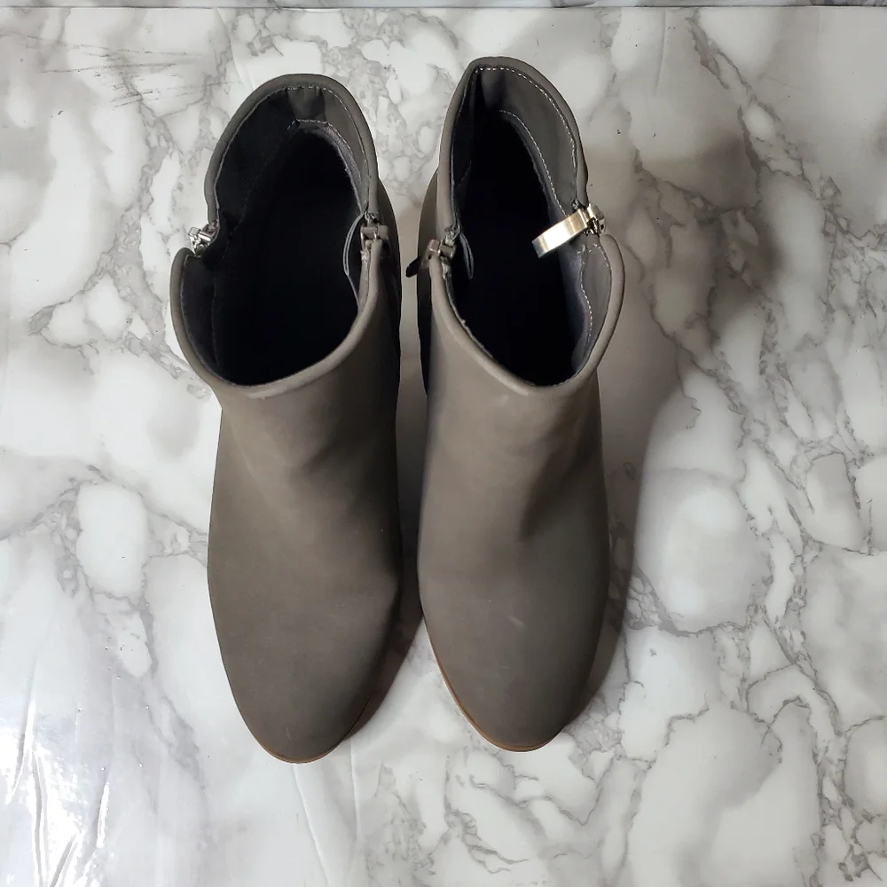 Sryle & Co Jamilagry Grey Booties 7.5